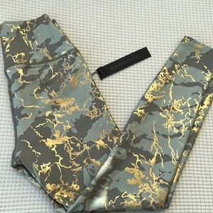 BRAND NEW CARBON38 LEGGINGS!